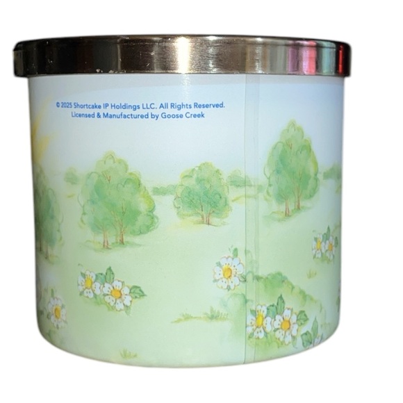 Strawberry Shortcake Blueberry Muffin 14.5 oz 3-Wick Candle - Picture 2 of 4